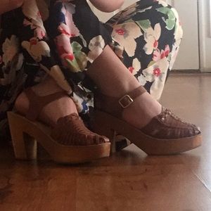Size 6 brown platform sandals